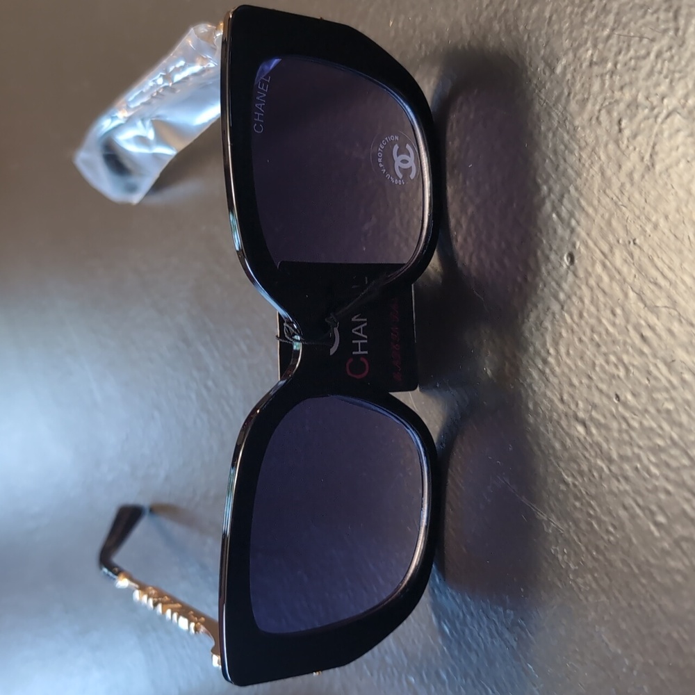 Sunglasses - Picture 4 of 4